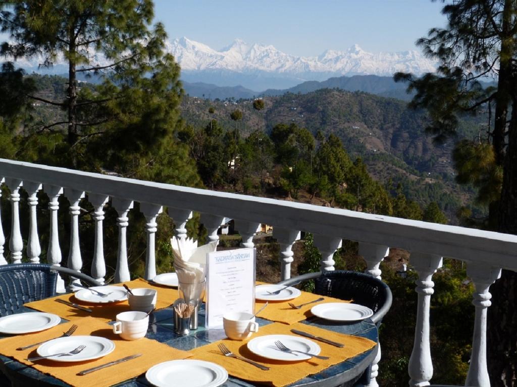 Ayurvaid Kalmatia Almora Exterior photo